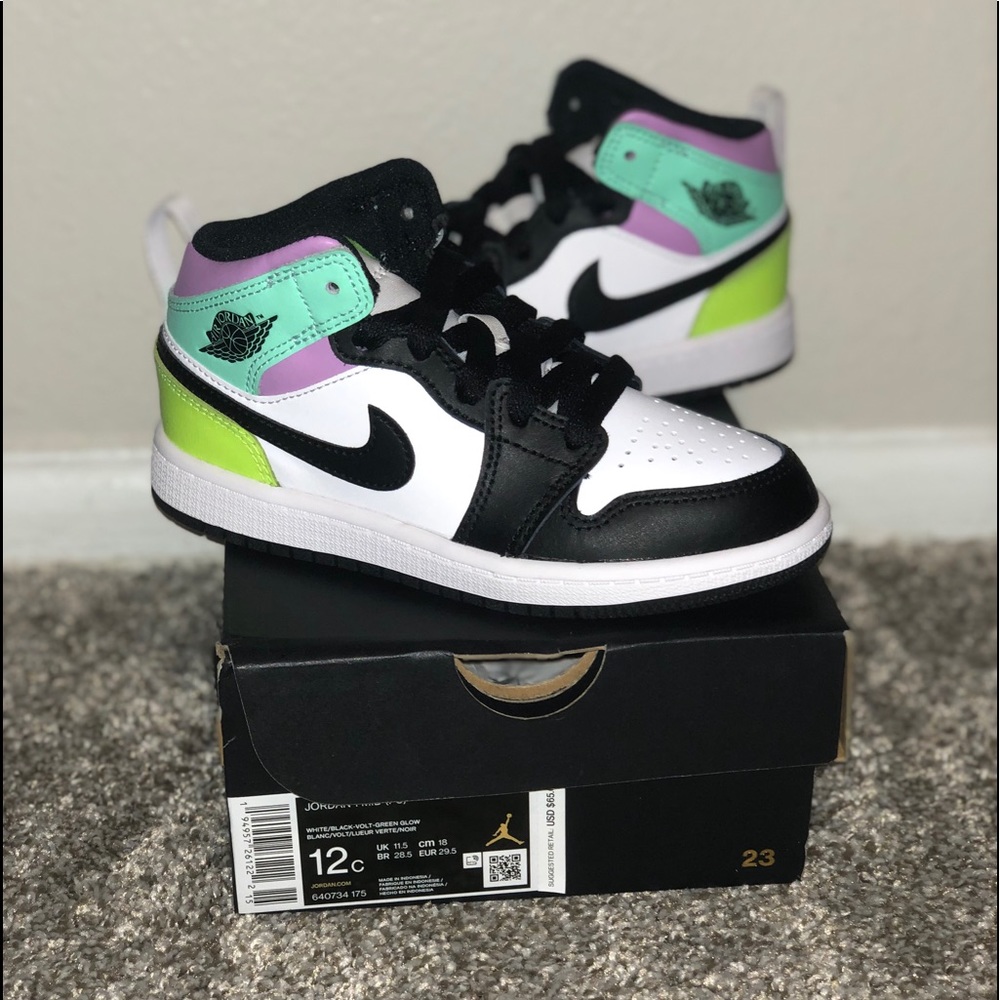 Jordan 1 mid